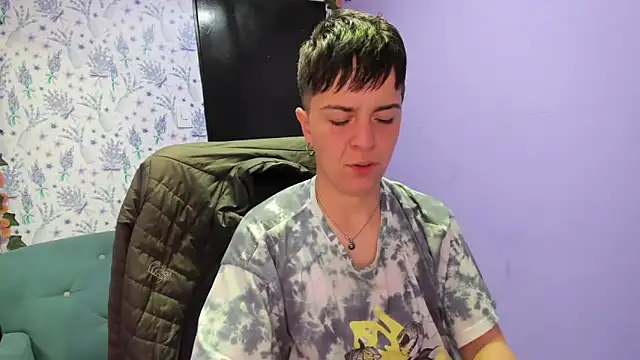 Snapshot of _Hannah_Hot chatting on October 17, 2025, 2:15 am Hannah Hot online show from October 17, 2025, 2:15 am