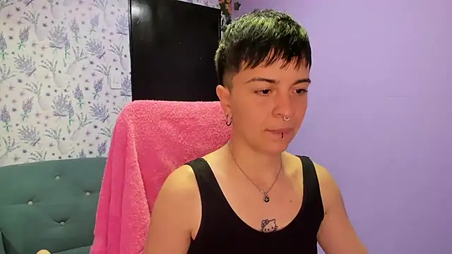 Snapshot of _Hannah_Hot chatting on October 18, 2025, 2:02 am Hannah Hot online show from October 18, 2025, 2:02 am