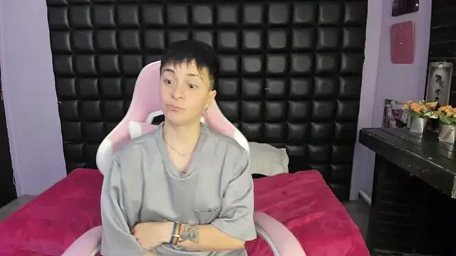 Snapshot of _Hannah_Hot chatting on November 14, 2025, 12:14 am Hannah Hot online show from November 14, 2025, 12:14 am