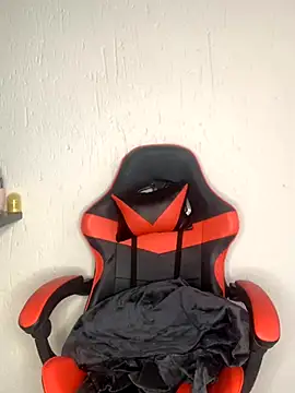 jayjayja19 online show from November 13, 2025, 5:11 am