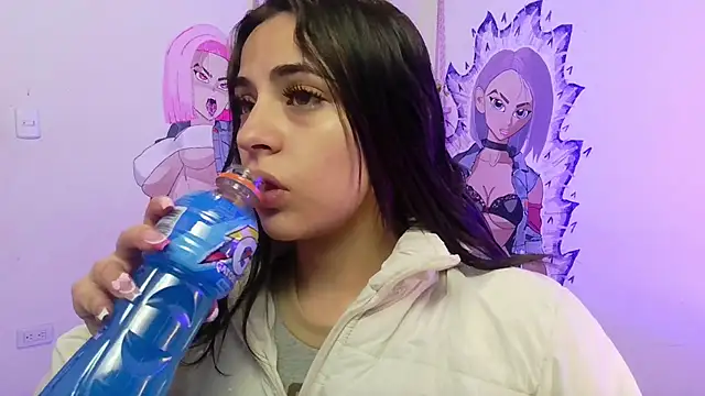 sofi lara28 online show from April 28, 2026, 1:59 pm