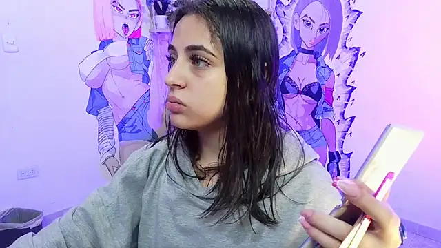 sofi lara28 online show from May 4, 2026, 3:37 pm
