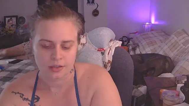 Sexyblonde12344 online show from October 31, 2025, 1:46 am