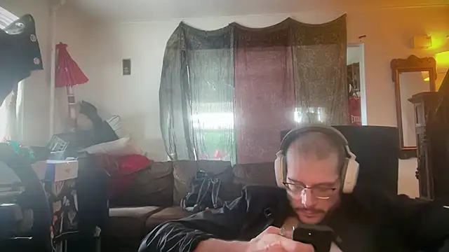 MasterDaddyCool online show from July 7, 2026, 4:32 pm