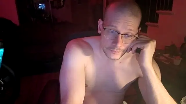 Snapshot of MasterDaddyCool chatting on June 18, 2026, 6:01 am MasterDaddyCool online show from June 18, 2026, 6:01 am