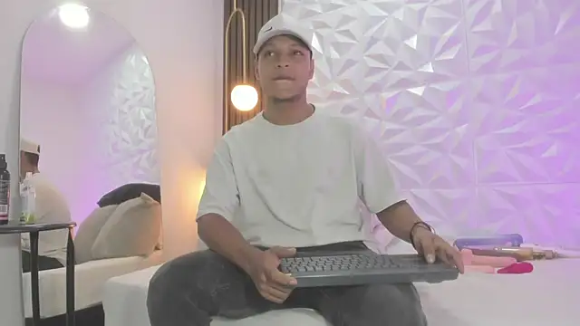 Ricky Owens1 online show from October 14, 2025, 1:12 pm