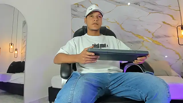 Ricky Owens1 online show from October 12, 2025, 1:56 pm