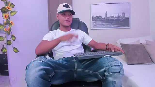 Ricky Owens1 online show from November 4, 2025, 9:07 pm