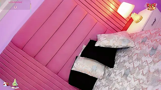 Valeria Rouss online show from December 21, 2025, 9:04 pm