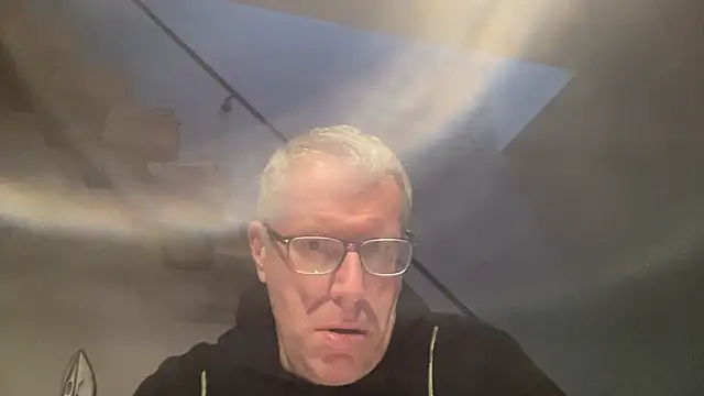 Snapshot of choupipat1 chatting on January 14, 2026, 8:18 am choupipat1 online show from January 14, 2026, 8:18 am