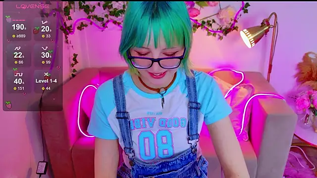 CoralineYoung online show from April 1, 2026, 7:20 am