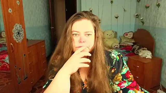 Audrey Aura online show from November 5, 2025, 5:10 am