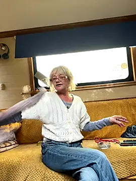 Snapshot of ladyboatlady chatting on October 21, 2025, 3:00 pm ladyboatlady online show from October 21, 2025, 3:00 pm