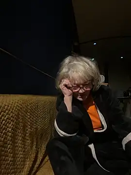 Snapshot of ladyboatlady chatting on November 4, 2025, 6:17 am ladyboatlady online show from November 4, 2025, 6:17 am