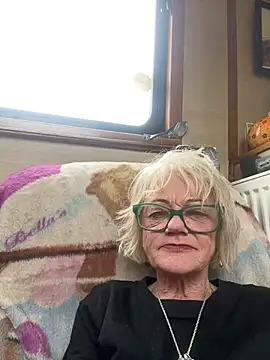 ladyboatlady online show from February 22, 2026, 4:08 pm