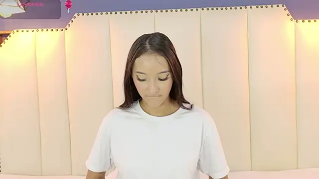 SamantaKane online show from December 18, 2025, 4:50 am