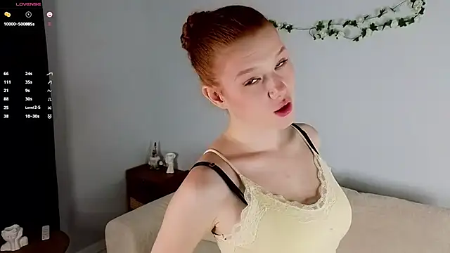Snapshot of Juuulia_ chatting on July 30, 2026, 2:27 pm Juuulia online show from July 30, 2026, 2:27 pm