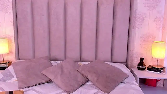 Snapshot of ShaynaHosk chatting on June 20, 2026, 5:29 pm ShaynaHosk online show from June 20, 2026, 5:29 pm
