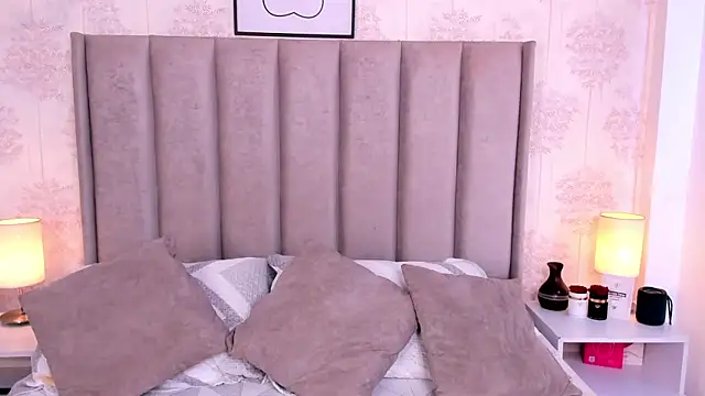 Snapshot of ShaynaHosk chatting on August 3, 2026, 10:36 pm ShaynaHosk online show from August 3, 2026, 10:36 pm