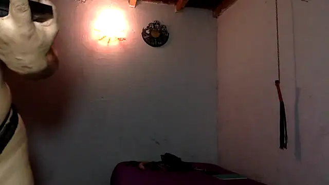 Snapshot of indomitaFox chatting on April 21, 2026, 5:47 am indomitaFox online show from April 21, 2026, 5:47 am