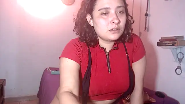 Snapshot of indomitaFox chatting on April 14, 2026, 4:50 am indomitaFox online show from April 14, 2026, 4:50 am