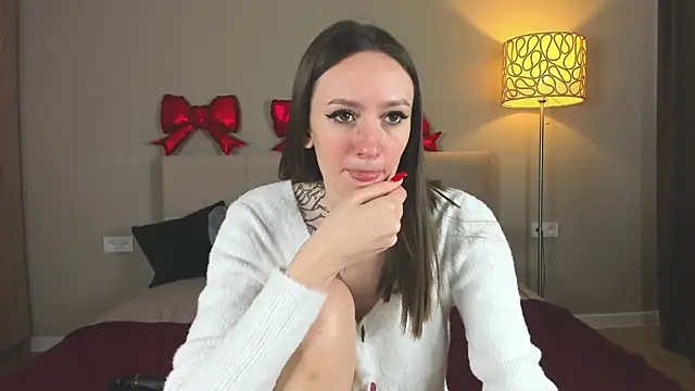 cutienaughtygirl online show from March 16, 2026, 2:41 am