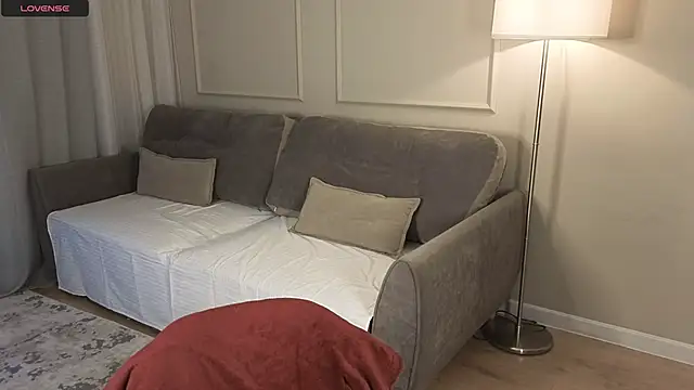 cutienaughtygirl online show from October 15, 2025, 8:33 am