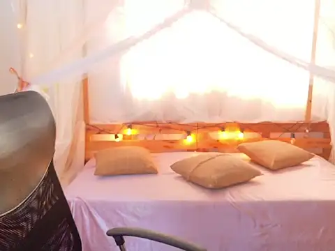 loreaniss online show from March 10, 2026, 7:29 pm