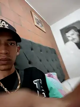 Snapshot of briamhoconor_xh chatting on November 13, 2025, 7:40 pm briamhoconor xh online show from November 13, 2025, 7:40 pm