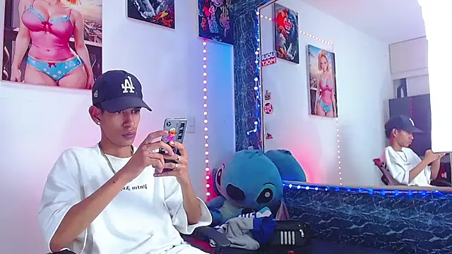 Snapshot of briamhoconor_xh chatting on October 26, 2025, 12:55 am briamhoconor xh online show from October 26, 2025, 12:55 am