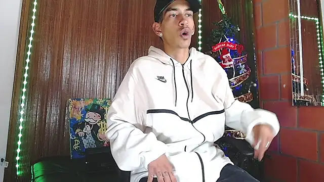 briamhoconor xh online show from December 20, 2025, 8:55 pm