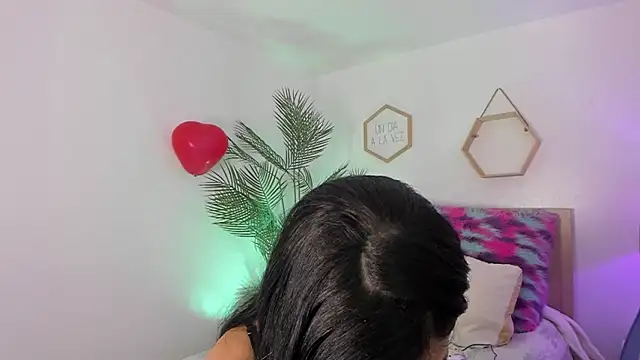 Hadid Jimenez  online show from February 20, 2026, 9:17 pm