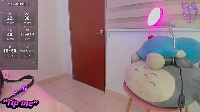 Snapshot of Hadid_Jimenez_ chatting on November 5, 2025, 8:12 pm Hadid Jimenez online show from November 5, 2025, 8:12 pm