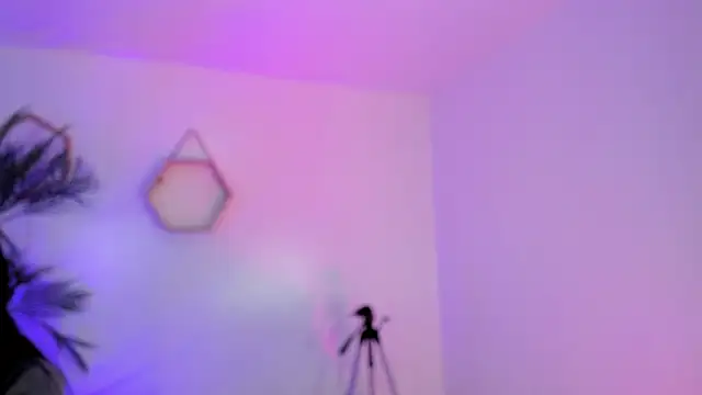 Snapshot of Hadid_Jimenez_ chatting on April 13, 2026, 7:18 pm Hadid Jimenez online show from April 13, 2026, 7:18 pm
