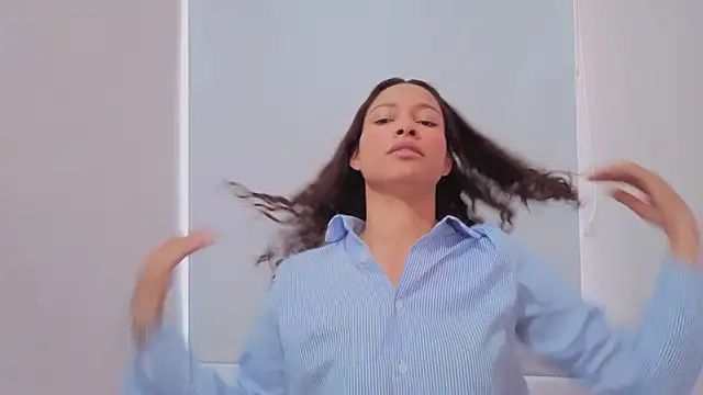 SofiaDelicia online show from December 16, 2025, 5:06 pm