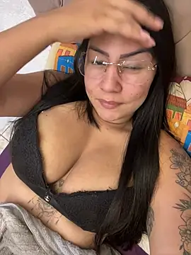 julianamascarada online show from July 24, 2026, 12:28 am
