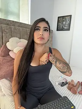 Snapshot of EmiilyEvans_ chatting on July 31, 2026, 7:33 pm EmiilyEvans online show from July 31, 2026, 7:33 pm