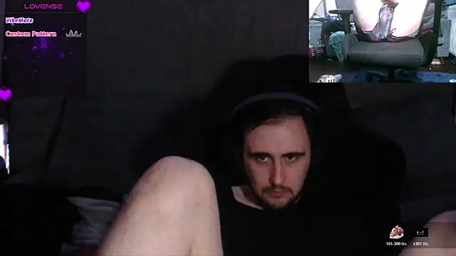 Snapshot of cjhouse96 chatting on November 12, 2025, 3:54 am cjhouse96 online show from November 12, 2025, 3:54 am