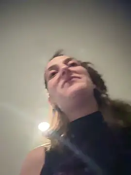 MrsSizzle online show from October 19, 2025, 8:17 am