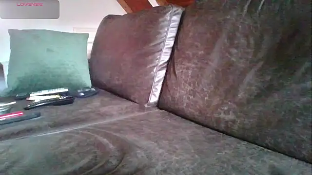 Snapshot of Vrenico-SC chatting on October 21, 2025, 1:54 pm Vrenico-SC online show from October 21, 2025, 1:54 pm