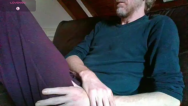 Snapshot of Vrenico-SC chatting on October 19, 2025, 9:56 am Vrenico-SC online show from October 19, 2025, 9:56 am