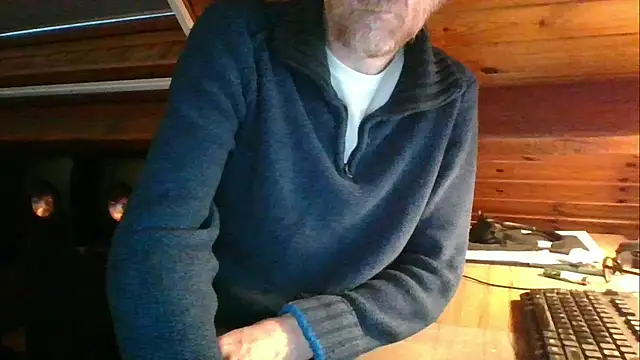 Snapshot of Vrenico-SC chatting on October 24, 2025, 4:17 pm Vrenico-SC online show from October 24, 2025, 4:17 pm