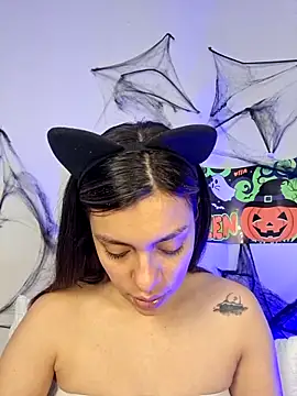 AmaiaSalvatore online show from November 1, 2025, 9:08 pm