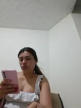 Snapshot of AmaiaSalvatore chatting on July 18, 2026, 11:02 pm AmaiaSalvatore online show from July 18, 2026, 11:02 pm
