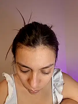 AmaiaSalvatore online show from November 15, 2025, 10:25 pm