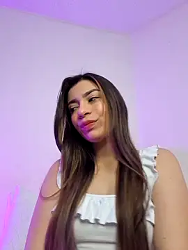 AmaiaSalvatore online show from October 18, 2025, 1:13 pm