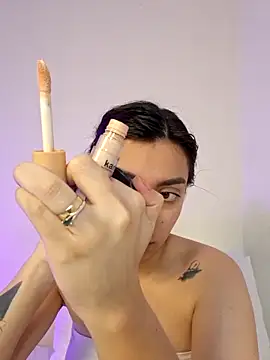 AmaiaSalvatore online show from October 19, 2025, 8:11 pm