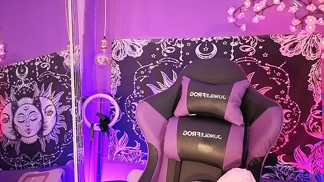 Snapshot of Gaia_Gatex chatting on February 5, 2026, 12:45 pm Gaia Gatex online show from February 5, 2026, 12:45 pm