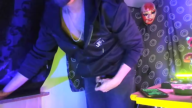 DjDiCKmannOnE online show from February 1, 2026, 5:27 am