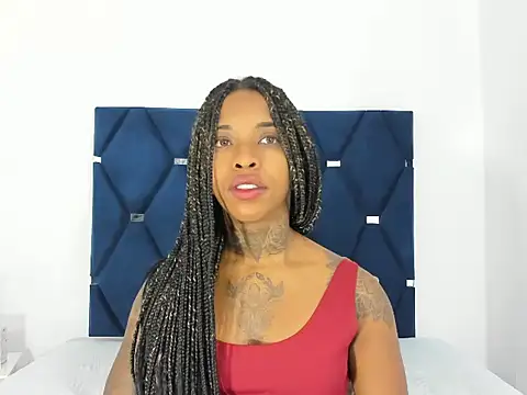 Snapshot of Pauline_Fox chatting on October 7, 2025, 1:50 am Pauline Fox online show from October 7, 2025, 1:50 am